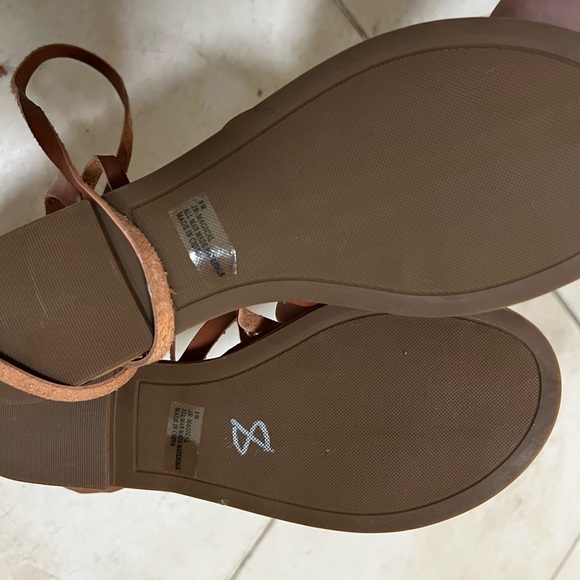 Brown strapy sandal - Picture 3 of 3